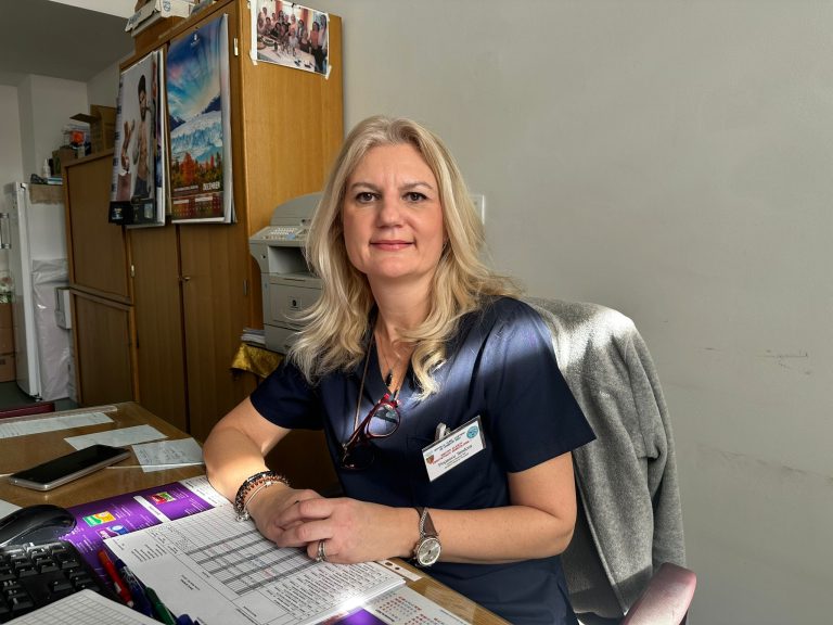 Teodora Popescu. Povestea mamelor și a eroilor lor, asistenții medicali