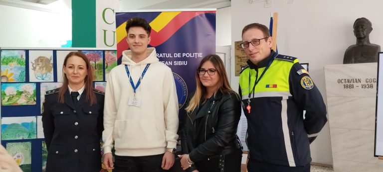 Elevii de la Goga iau parte la activități de prevenire a consumului de droguri organizate de polițiștii sibieni