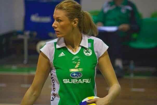 Fosta mare jucătoare de volei, Ruxi Dumitrescu, a plecat dintre noi.