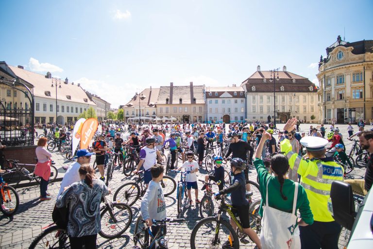 Urban Bike Revolution vă invită la o tură cu bicicleta prin oraș