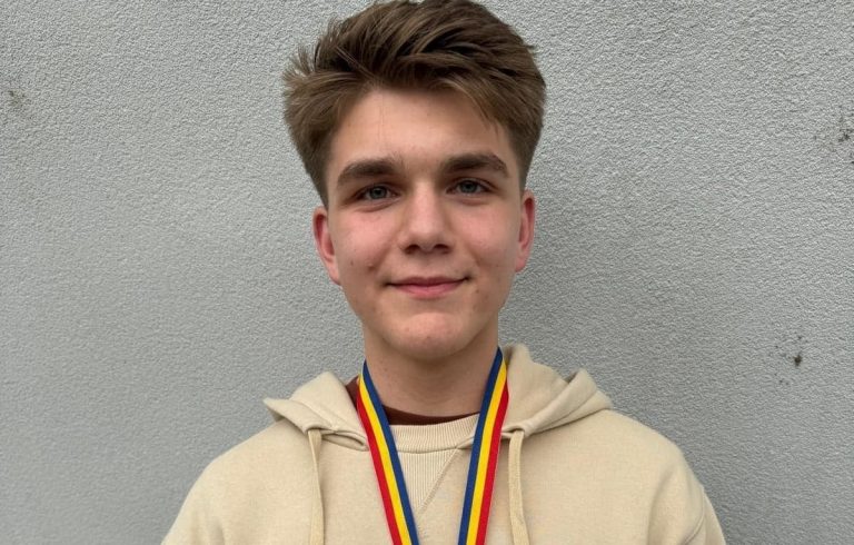 Bronz și calificare la barajul pentru Olimpiada Internațională de Informatică pentru un elev din Mediaș