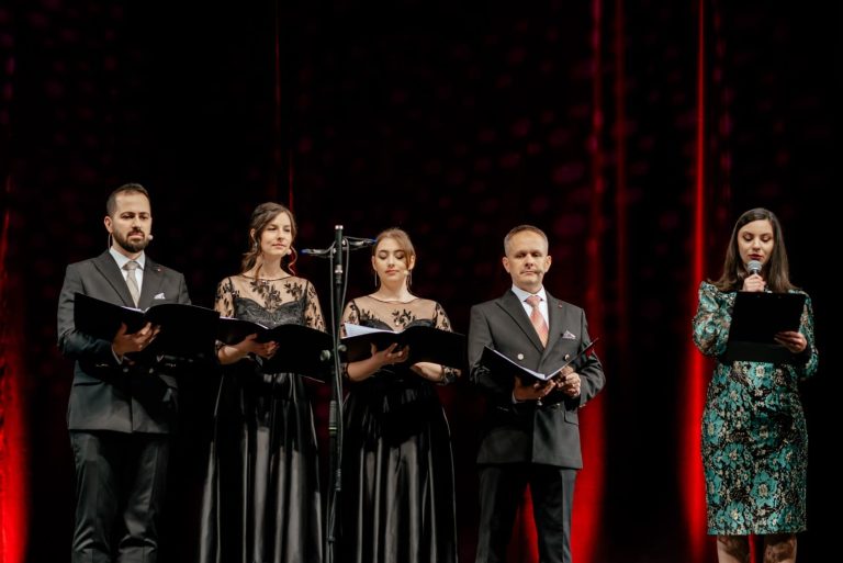 FOTO/VIDEO: Muzica sacră pe scena Sălii Traube din Mediaș