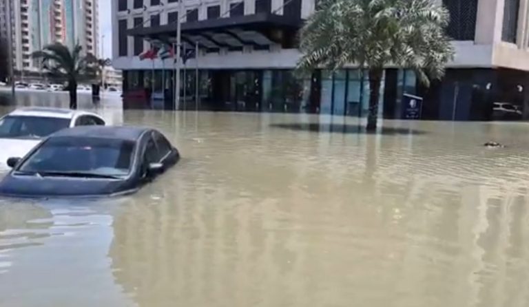 Membrii unui ansamblu folcloric din județul Sibiu, blocați în Dubai