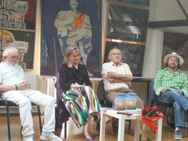 Poezii în ”culorile iubirii”