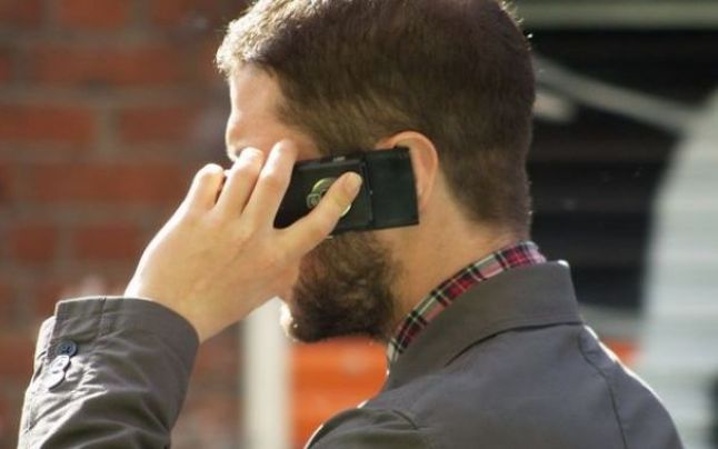 Avertisment: Țepele continuă la telefon. „Vă sună Ionescu Alexandru”