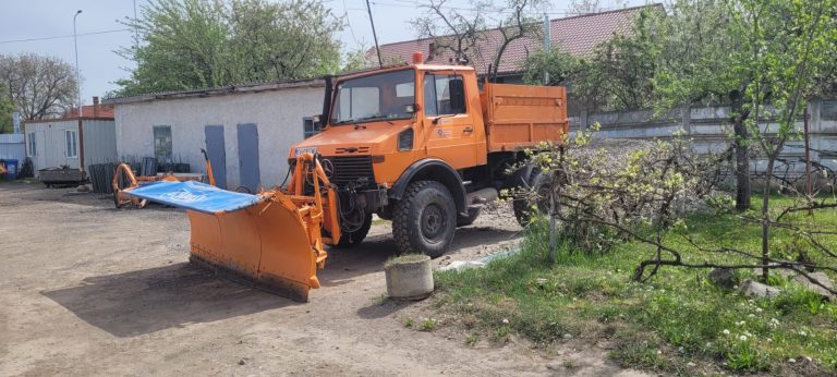 FOTO: Drumarii au pregătit utilajele de deszăpezire