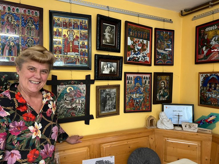 Benonia Centea, artista care uimește prin frumusețea icoanelor pe care le pictează