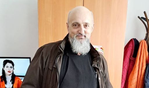 Marius Țichindelen: preotul care are grijă de sufletele celor fără discernământ