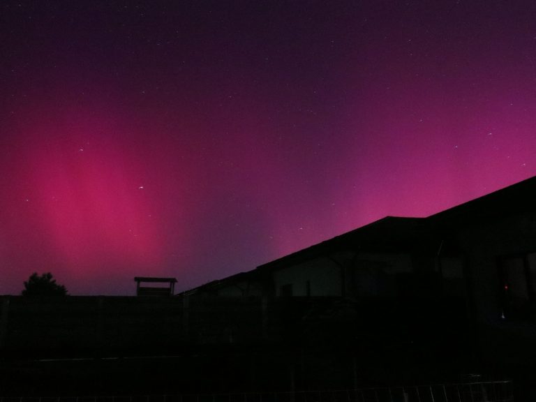 FOTO: Spectacol pe cerul României. Aurora Boreală, vizibilă din țara noastră