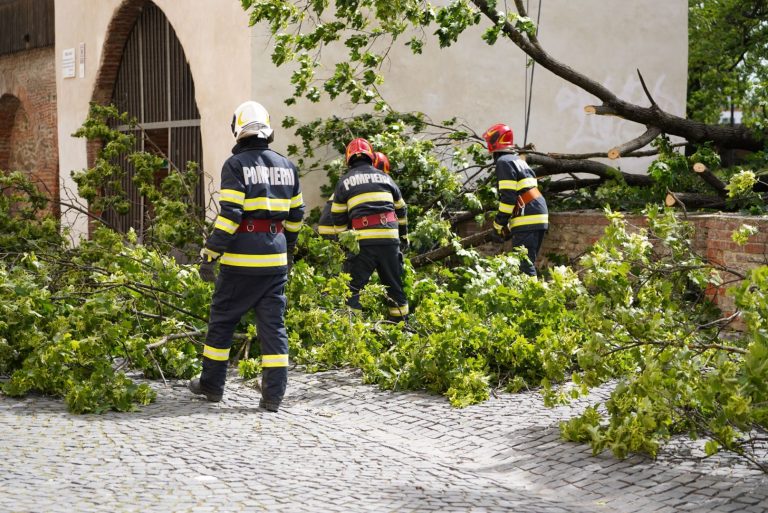 Săptămâna începe cu TURBULENȚE: Sibiul și jumătate de țară, sub amenințarea furtunilor puternice și a vântului