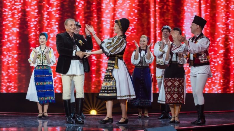 FOTO/VIDEO: Junii Sibiului participă, în seara de Paști, la un super eveniment la TVR 1