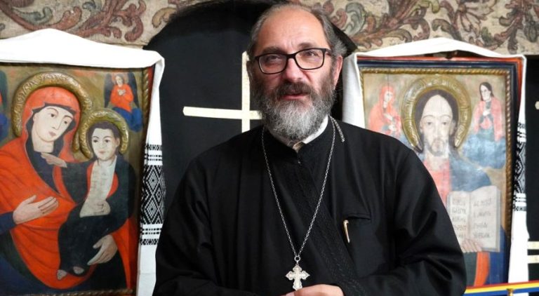 INTERVIU Pr. Constantin Necula: „E vremea în care jumătățile de măsură ne costă. De aceea, vă doresc un Crăciun 100%!”