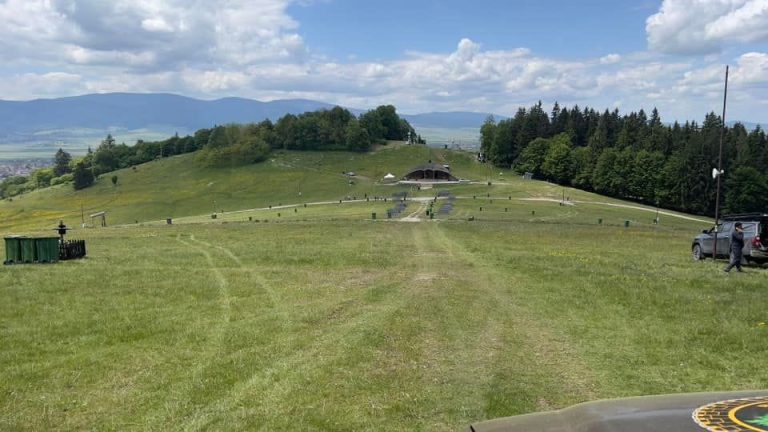 FOTO: Imaginea impresionantă după pelerinajul de la Șumuleu Ciuc. Ce a rămas după 500.000 de oameni