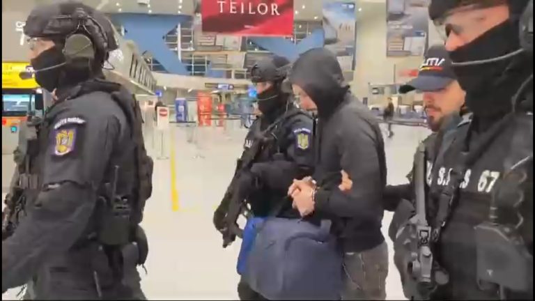 FOTO/VIDEO: Unul dintre suspecții în cazul asasinării omului de afaceri sibian Adrian Kreiner a fost adus în țară