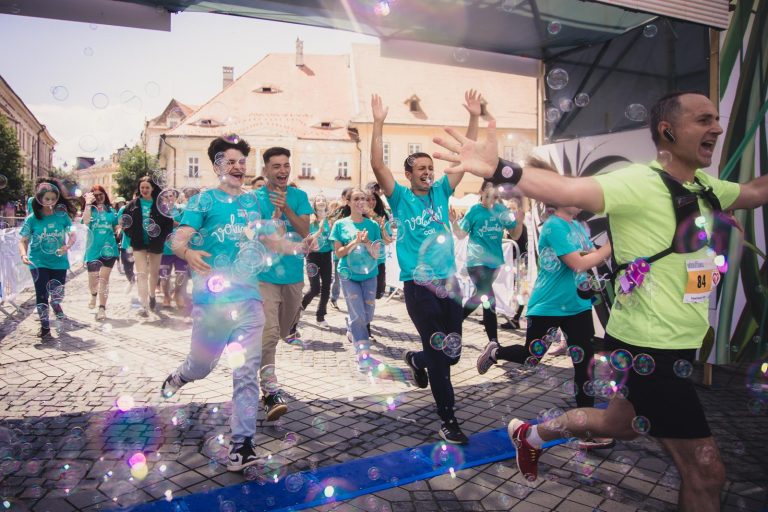 Fii voluntar la cea mai mare ediție a Maratonului Internațional Sibiu