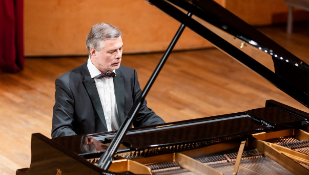 Concertele săptămânii la Filarmonica de Stat Sibiu. De la clasicism la contemporan și înapoi