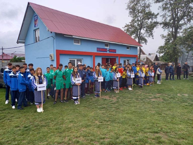 Școala din Turnu Roșu, vicecampioană națională la oină