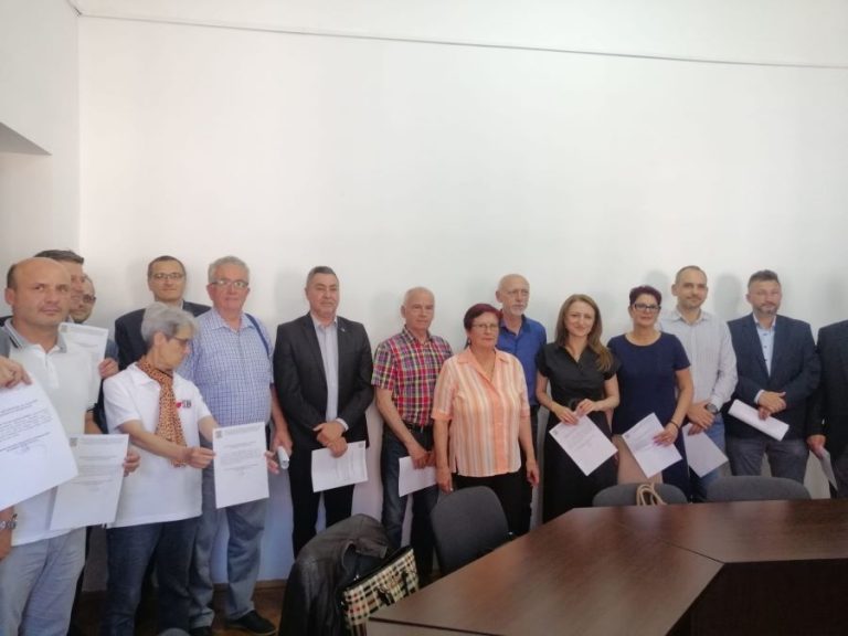 Daniela Cîmpean și noii consilieri județeni, certificați de BEJ