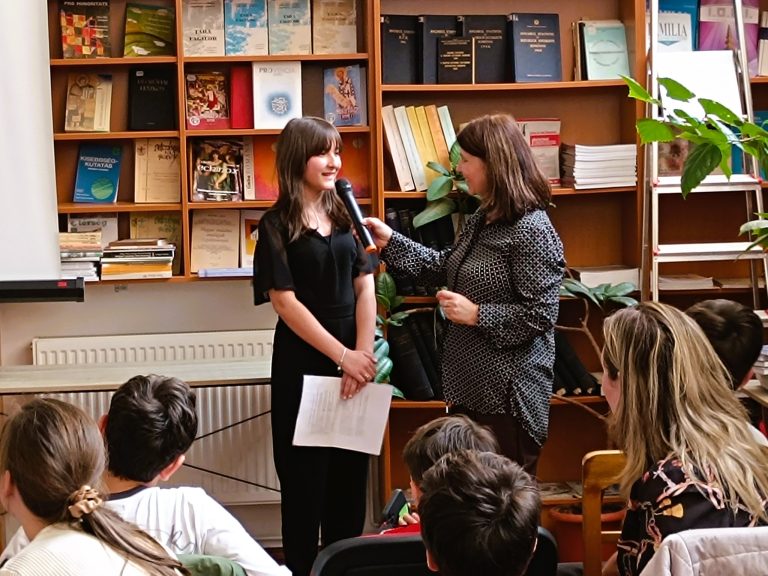 FOTO: 150 de copii din Sibiu, Mediaș și Târgu Mureș au participat la ateliere de public speaking