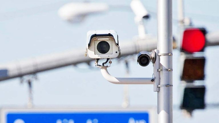 Sute de camere vor monitoriza traficul de pe autostrăzile și drumurile naționale din țară. Vor fi și pe Valea Oltului