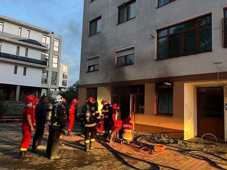 ULTIMA ORĂ/FOTO: 30 de persoane evacuate din cauza unui incendiu în Sibiu
