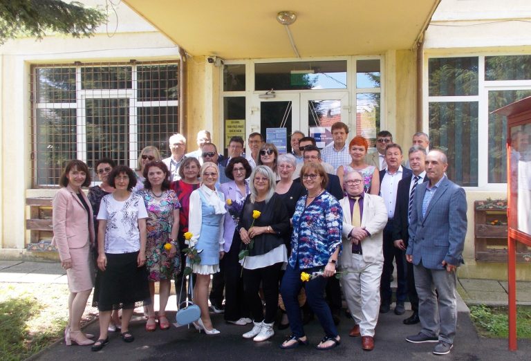 FOTO/VIDEO: Emoții ca acum 4 decenii. S-au revăzut după 40 de ani de la absolvirea Liceului Teoretic „Axente Sever” Mediaș