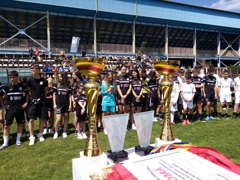 FOTO: Academia de fotbal ACS Mediaș, cea mai bună din județul Sibiu. 400 de fotbaliști și fotbaliste au primit premii