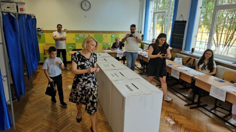 EDITORIAL. Rețetă USR, „patentată” pentru succese electorale incontestabile