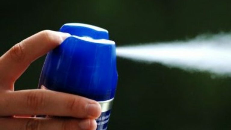 Sibiancă tâlhărită de un tânăr din Copșa Mică: i-a pulverizat spray lacrimogen în față și i-a furat telefonul