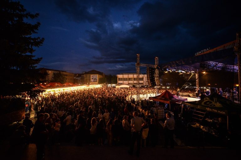 FOTO/VIDEO: Peste 11.000 de medieșeni la sărbătoarea orașului. Holograf, Vescan, Jo, Georgiana Lobonț și Tudor Turcu, printre invitați