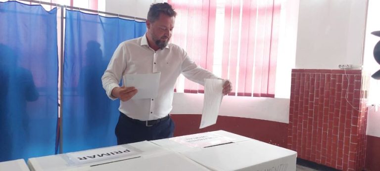 Candidatul independent Alexandru Găvozdea a votat la Liceul Independența
