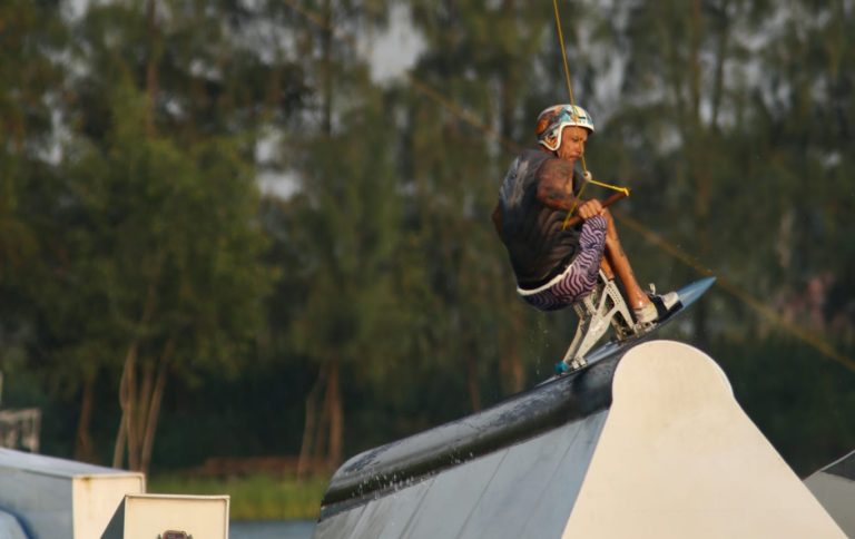Premieră națională: Wakeboard adaptat pentru persoanele cu dizabilități la Sibiu