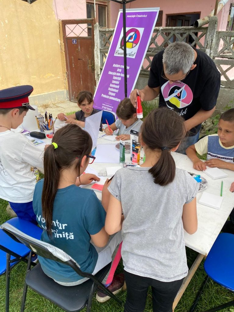 Artă la Mocăniță, pe Valea Hârtibaciului