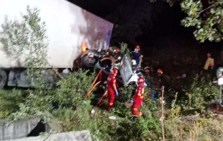 FOTO: Familie distrusă în urma accidentului de la Porumbacu de Jos. Părinții au murit, fata este în stare gravă