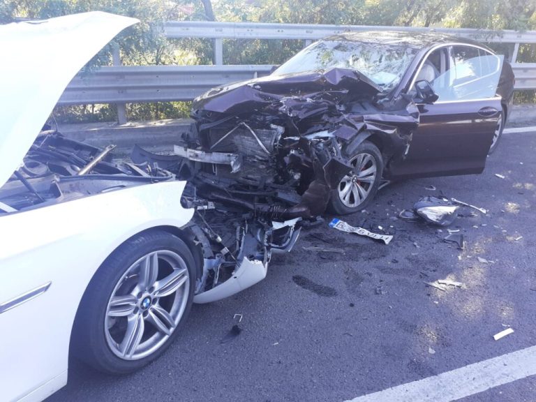ULTIMA ORĂ/FOTO: Accident grav cu 7 victime în Vâlcea. Trafic blocat complet spre și dinspre Sibiu