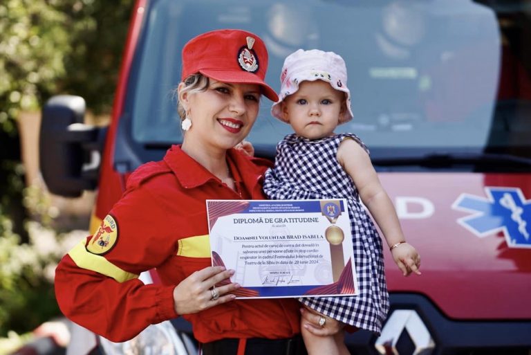 FOTO: Isabela, voluntarul SMURD care a salvat viața unui artist la FITS 2024. „A acționat ca la carte”