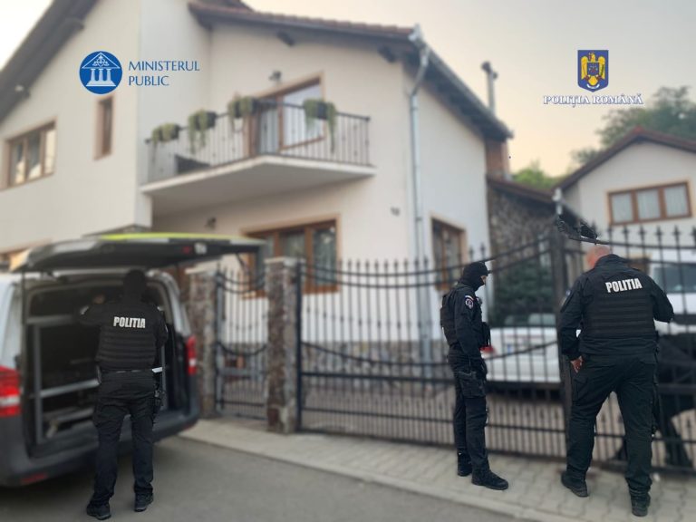 ULTIMA ORĂ/FOTO: 3 persoane reținute în cazul angajatului Electrica cercetat pentru luare de mită