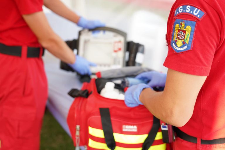 FOTO: Punct de prim ajutor operaționalizat de ISU în zona centrală a Sibiului