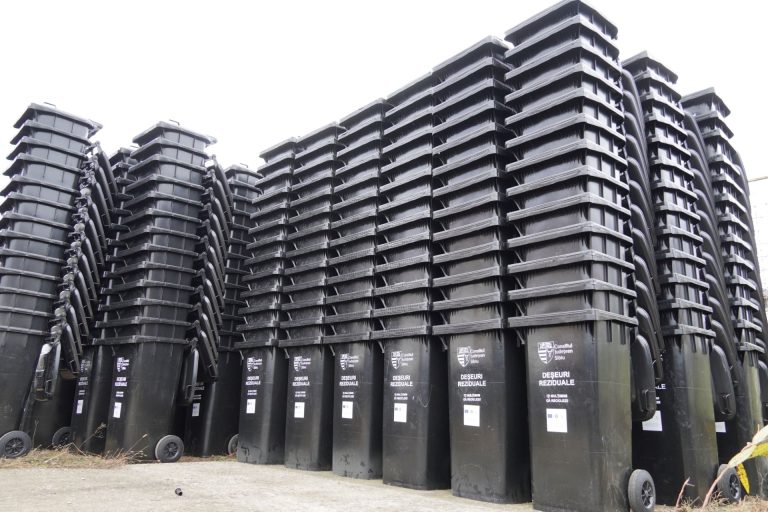 Consiliul Județean Sibiu va achiziționa peste 180.000 de recipiente pentru colectarea selectivă a deșeurilor