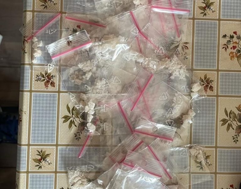 ULTIMA ORĂ/FOTO: Sibiancă ridicată de DIICOT pentru trafic de droguri de mare risc