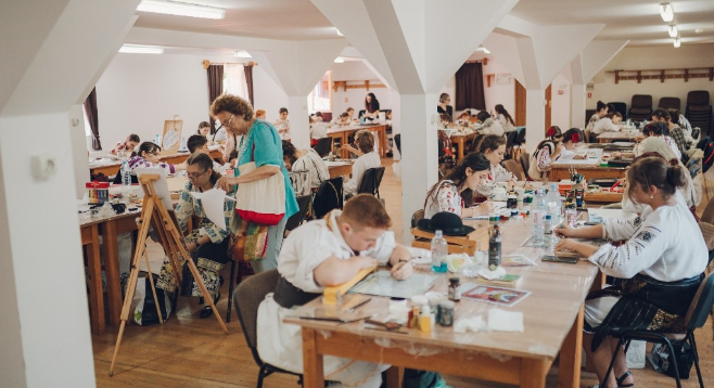 Urmează faza națională a olimpiadei ”Meşteşuguri artistice tradiţionale”