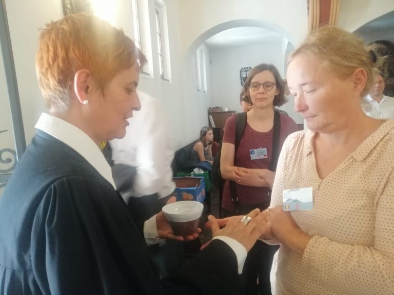 Trei decenii de hirotonire a femeilor: Celebrarea aniversării și lansare de carte în Biserica Evanghelică C.A. din România