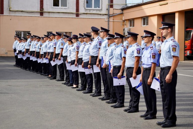 60 de pompieri sibieni au fost avansați în grad la termen