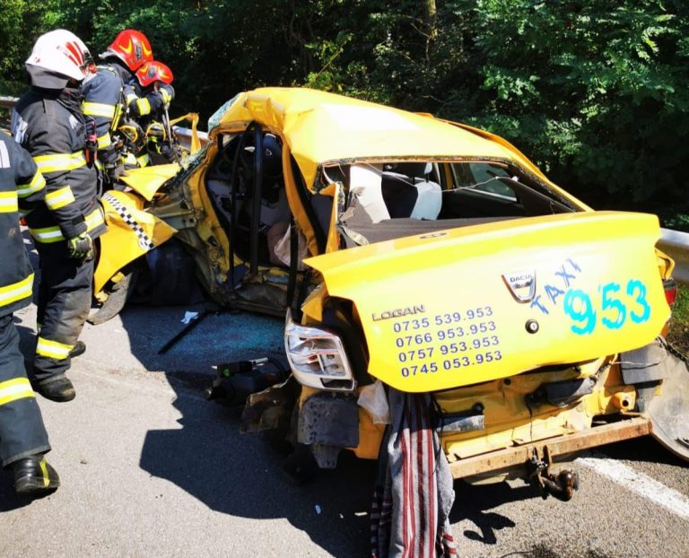 ULTIMA ORĂ/FOTO: Grav accident rutier pe DN 1. Un șofer a murit