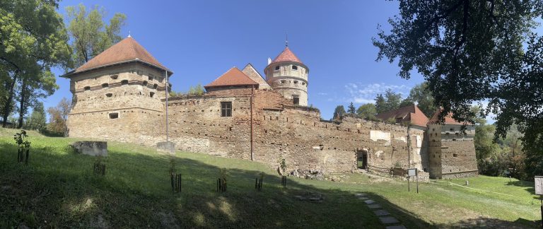 FOTO: Ambasadoarea SUA la București a vizitat 6 localități din județul Sibiu