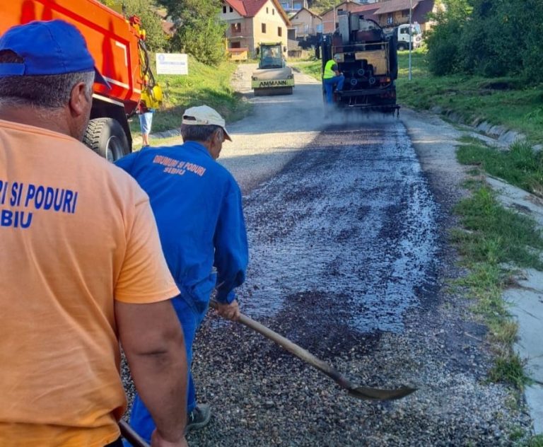 Plombări și marcaje rutiere, în această săptămână, pe drumurile din județul Sibiu