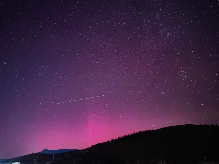 FOTO: Perseidele și Aurora Boreală, spectacol pe cer în noaptea de luni spre marți
