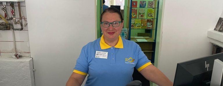 Poștașii au primit „straie” noi, după 15 ani