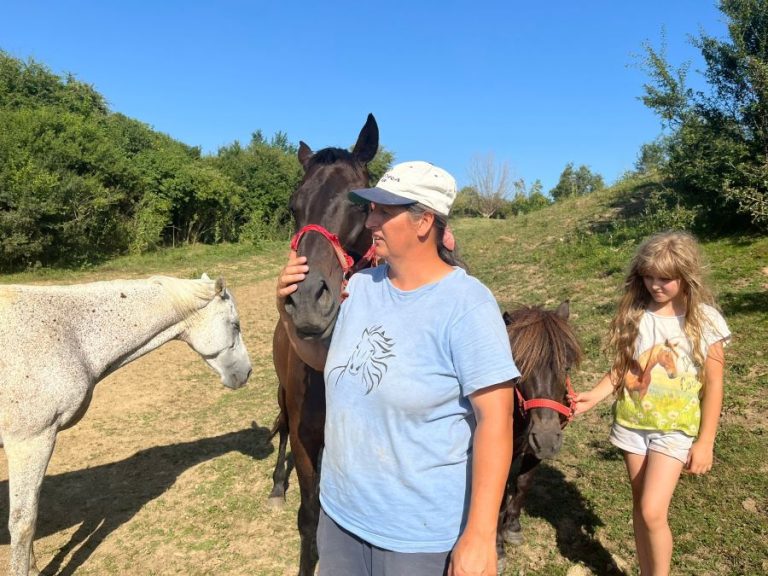 Daniela Greulich. Fosta calfă călătoare care „îmblânzește” caii din Ilimbav