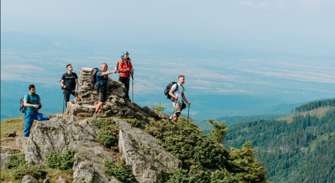 7 Zile în creasta Făgărașului: Drumeție de la Vest la Est prin cele mai frumoase trasee montane din județul Sibiu